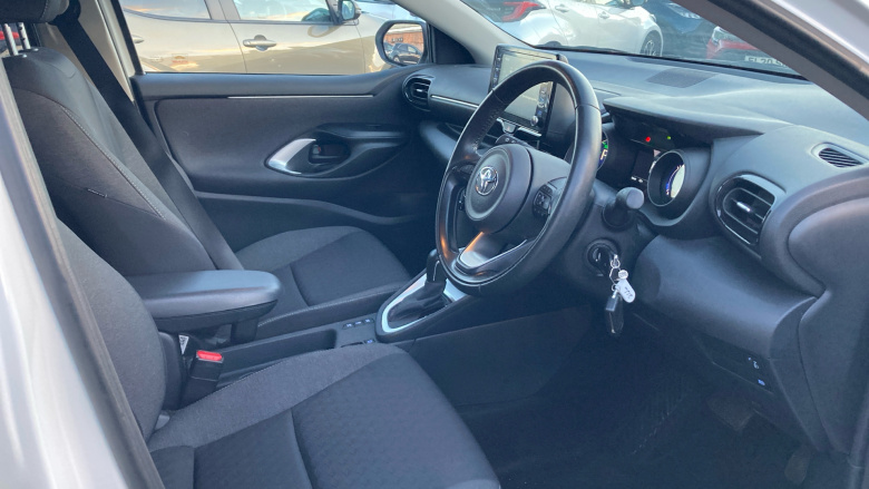 Toyota Yaris 1.5 Hybrid Design 5dr CVT Hybrid Hatchback